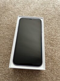 iPhone 11 x 2 - 64 GB storage