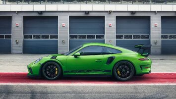 2018-porsche-911-gt3-rs.jpeg