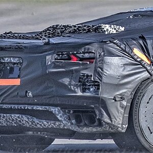 2022-Chevrolet-Corvette-Z06-Prototype-June-2020-010-rear-end-with-high-wing.jpg