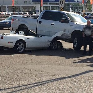 Vette Under Truck 4.jpg