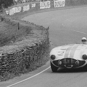 PHOTO-8-Cunningham-C-5R-1953-24-Hours-of-Le-Mans_2.jpg