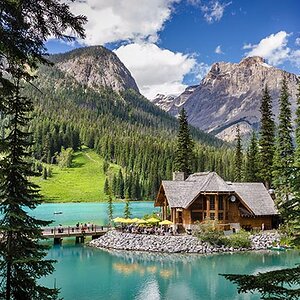 Emerald-Lake-Lodge-Canadian-Rocky-Mountain-Resorts-Yoho-0322-Dean-Cebuliak-640x427.jpg