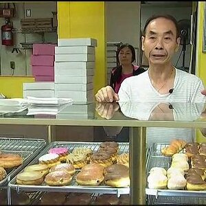 Seal_Beach_Community_Helps_Donut_Store_Owners.jpg