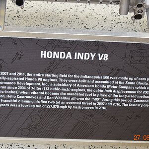 INDY MUSEUM HOND 2.JPG