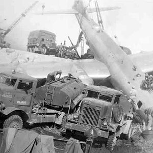B-29_Superfortress_after_crash_landing.jpg