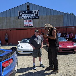 mike explaining to jeff.jpg