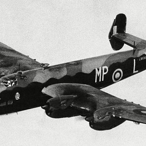 bomber-Halifax-Royal-Air-Force-World-War.jpg