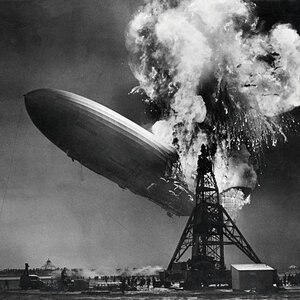 Hindenburg_disaster.jpg