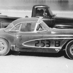 Bruce Geisler #253 1956 SR-1 Corvette at El Mirage.jpg