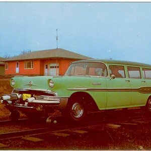 57%20pontiac%20wagon%20railway%20car%20Fairmont%20MN%20railway%20line%20not%20known%20photogra...JPG