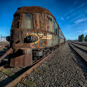 abandoned-train-orient-express-urban-exploration-brian-belgium-2.jpg