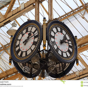 train-station-clock-5627282.jpg