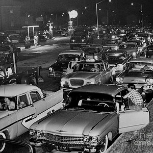 traffic-jam-in-front-of-gulf-station-in-queens-1960-william-jacobellis.jpg