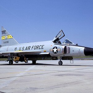 190th_Fighter-Interceptor_Squadron_F-102_Delta_Dagger_54-1385.jpg