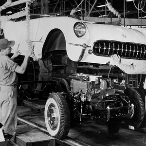 1953_chevrolet_corvette_assembly_05_c99a2a469a2dc0df0102aefc925ee46bf08ec8ef.jpg