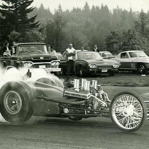 dragster red goble.jpg