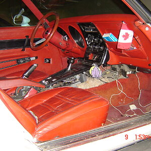 77vette_ME_interior_pasenger_093.jpg
