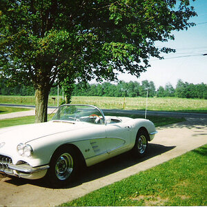 11035Kev_s_vette_16.jpg,