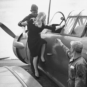 Veronica Lake visits with US Army Air Corps flying cadets, 1941.jpg