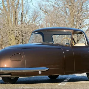 Weird-Car-Of-The-Day-1948-Davis-Divan-960x517.webp