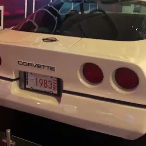 Media 'IMG_9877.mov' in category 'Corvette C4'