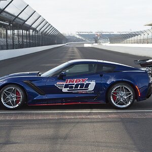 Corvette-ZR1-Pace-Car-3.jpg