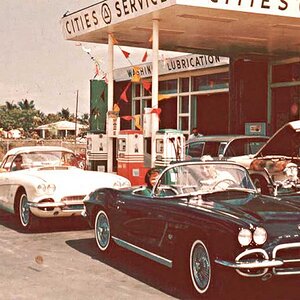 Cities-Service-Gas-Early-1960s-Corvettes-1950s-Cadillac-and-Olds-760x496.jpg